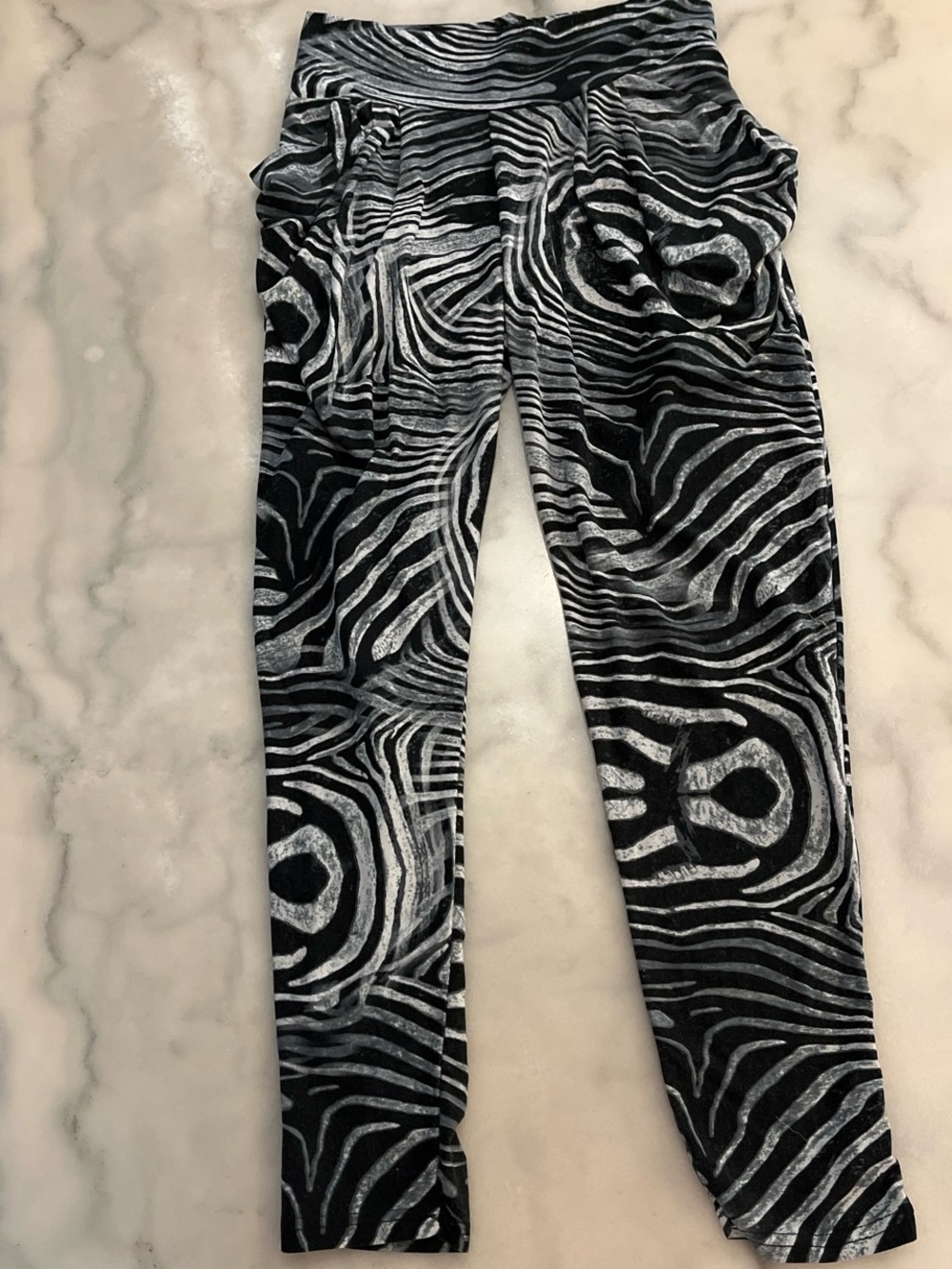 Entry Black & Silver Zebra-Print Stretch Leggings